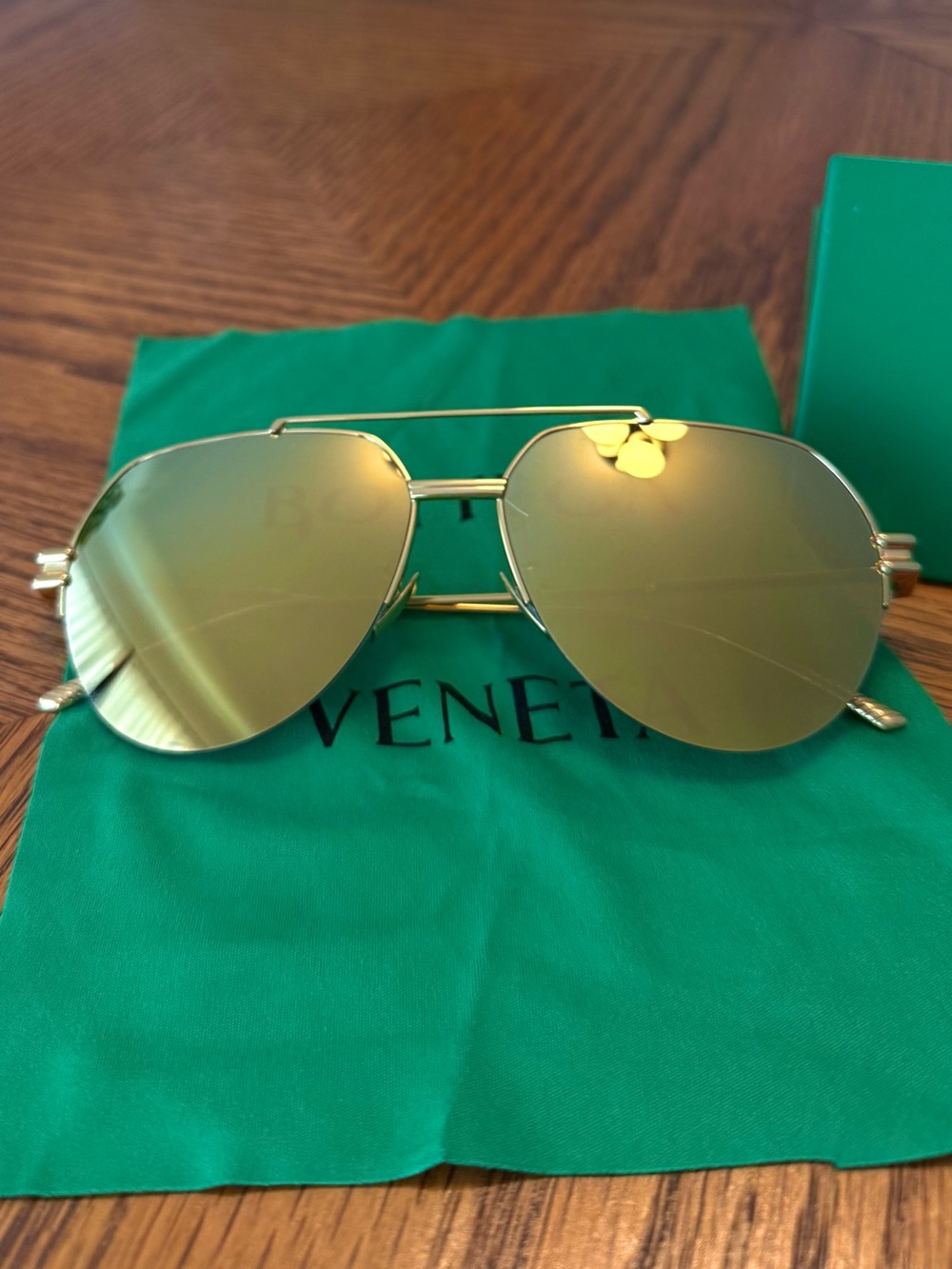 Bottega Veneta Pilot Sunglasses Gold - New